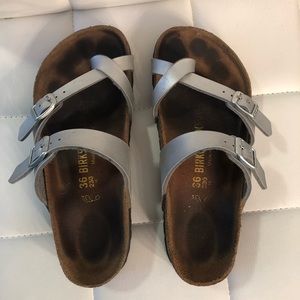 Silver strap Birkenstock’s